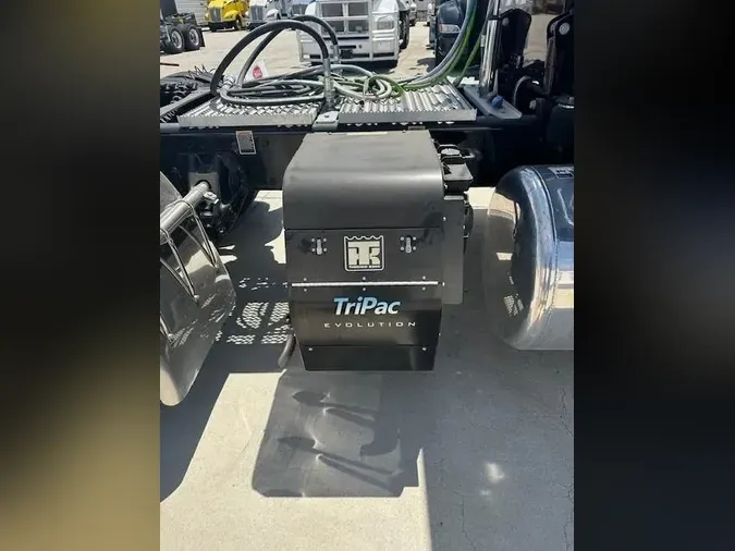 2022 Peterbilt 389