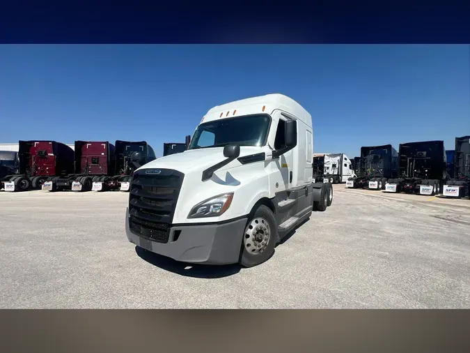 2021 Freightliner Cascadia 126