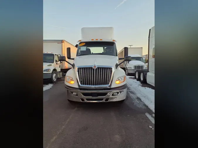 2019 NAVISTAR INTERNATIONAL LT625 DAYCAB T/A6b90d554af63ebe46d3f773b26321718