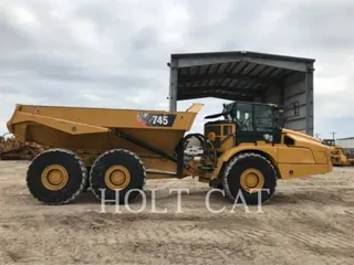 2019 Caterpillar 745
