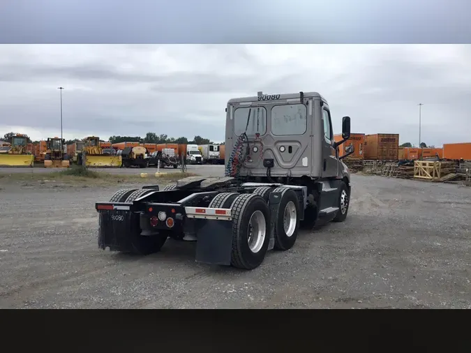 2020 Freightliner Cascadia 126