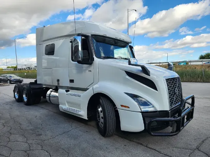 2020 VOLVO VNL64T740