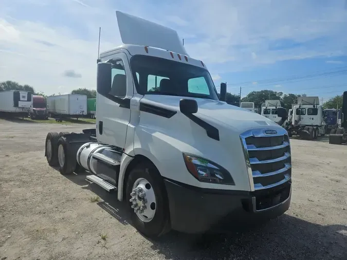 2018 FREIGHTLINER NEW CASCADIA PX12664