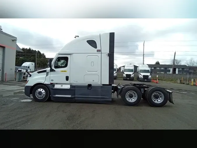 2022 Freightliner Cascadia 1266b9b8a7f7b4b09f1d7ae0575cd9527a4