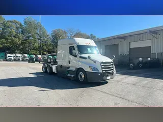 2021 Freightliner Cascadia 126