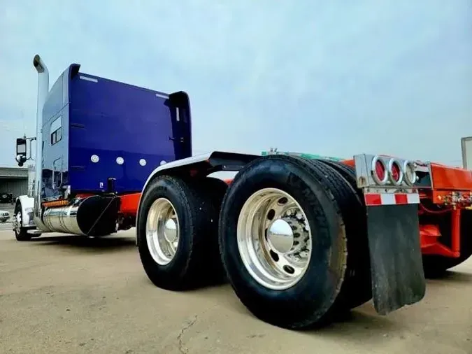 2022 Peterbilt 389