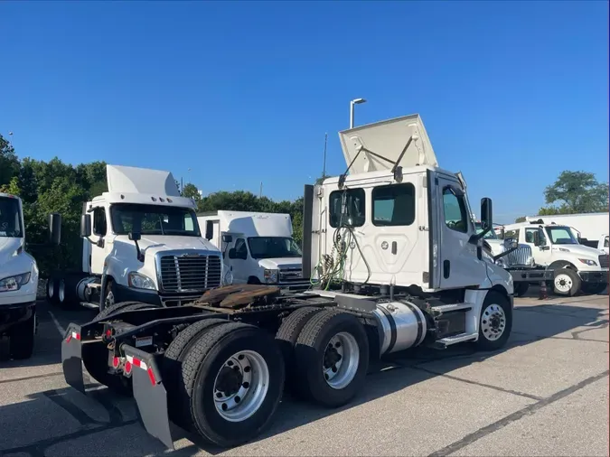 2021 Freightliner Cascadia6b9e73389709f6a40b69343d5600f2cd