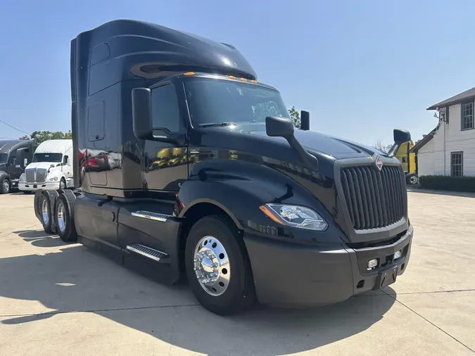 2022 International LT625