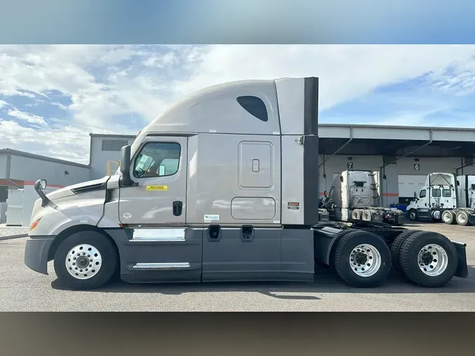 2023 Freightliner Cascadia