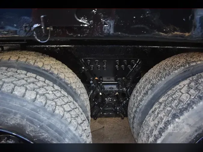 2011 INTERNATIONAL WORKSTAR 7400