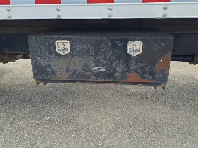 2017 FREIGHTLINER M2 106