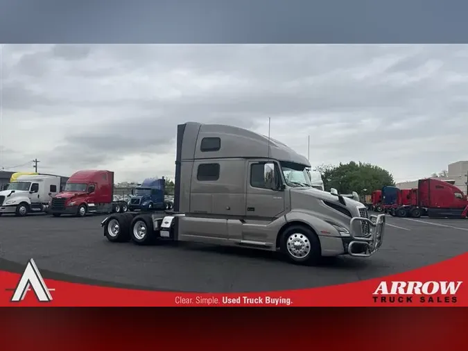 2022 VOLVO VNL860