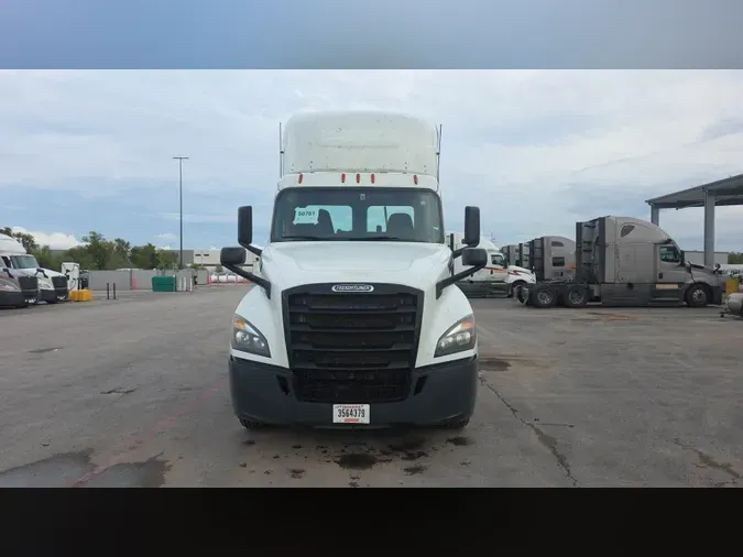 2020 Freightliner Cascadia 126