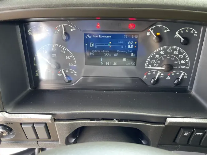 2023 VOLVO VNL64T860