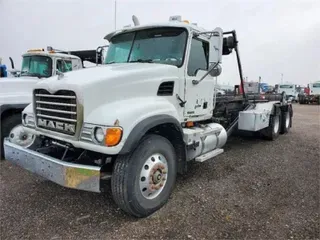 2004 MACK GRANITE CV713