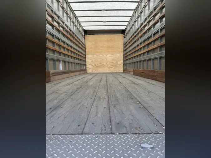 2018 FREIGHTLINER/MERCEDES M2 106