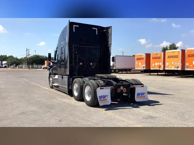 2023 Freightliner Cascadia 126