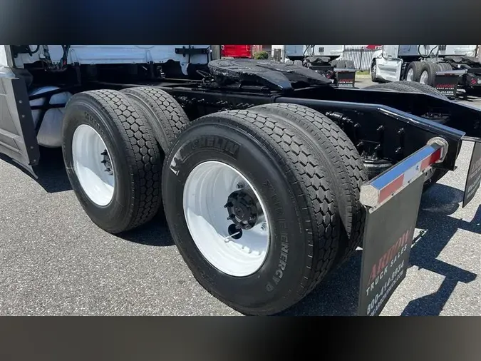 2021 FREIGHTLINER CA126