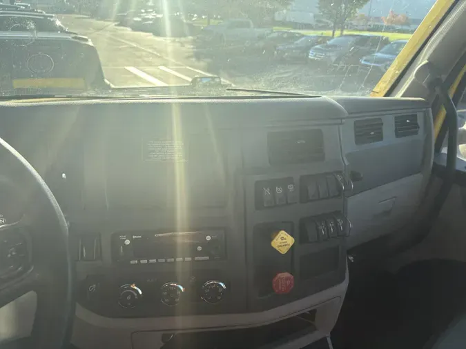 2023 Peterbilt 579