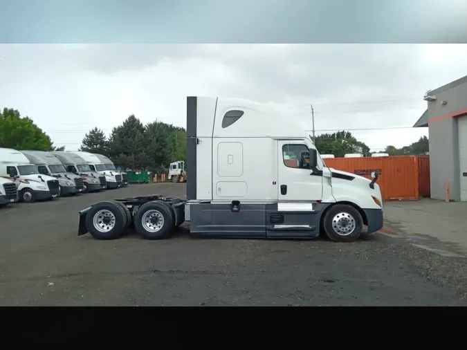 2023 Freightliner Cascadia 1266bb74d9e2bef97f961450510a1d0aa2d