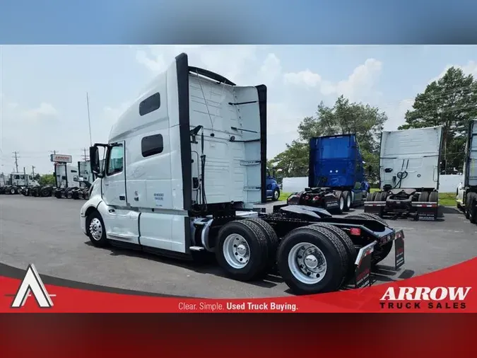 2022 VOLVO VNL760