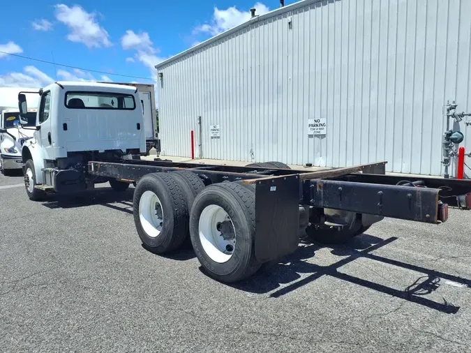 2017 FREIGHTLINER M2 106