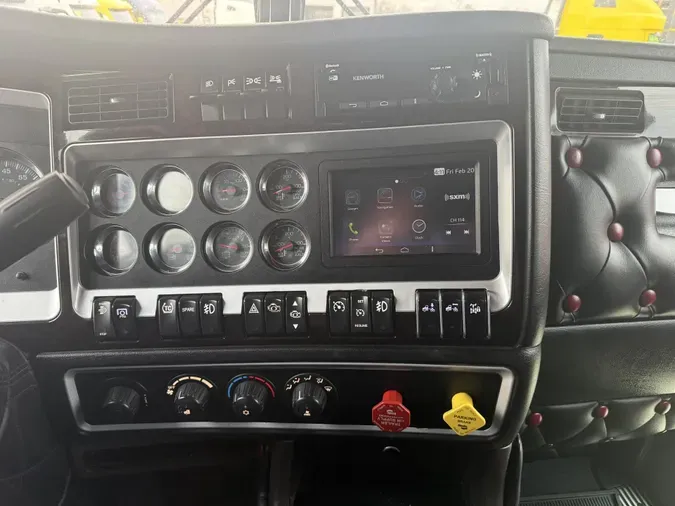 2024 Kenworth W9006bbaedf25d69b6cd37d8141d8f35b27d