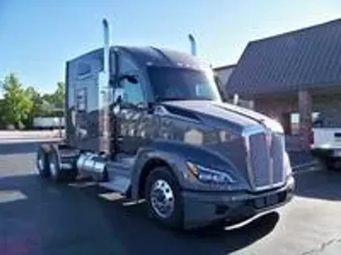 2025 Kenworth T680