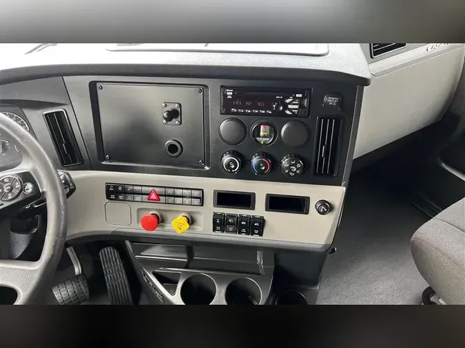 2021 FREIGHTLINER CA116