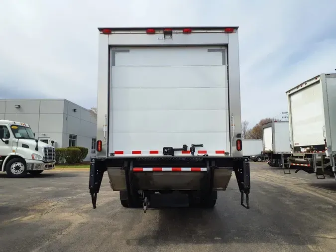 2018 FREIGHTLINER/MERCEDES M2 106