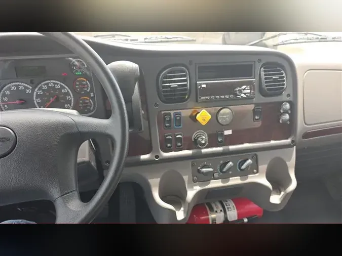 2019 FREIGHTLINER M2-106