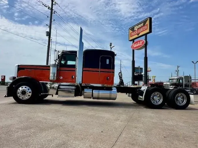 2021 Peterbilt 389