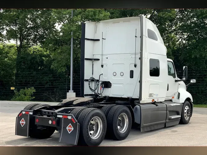 2022 INT LT625 6x4