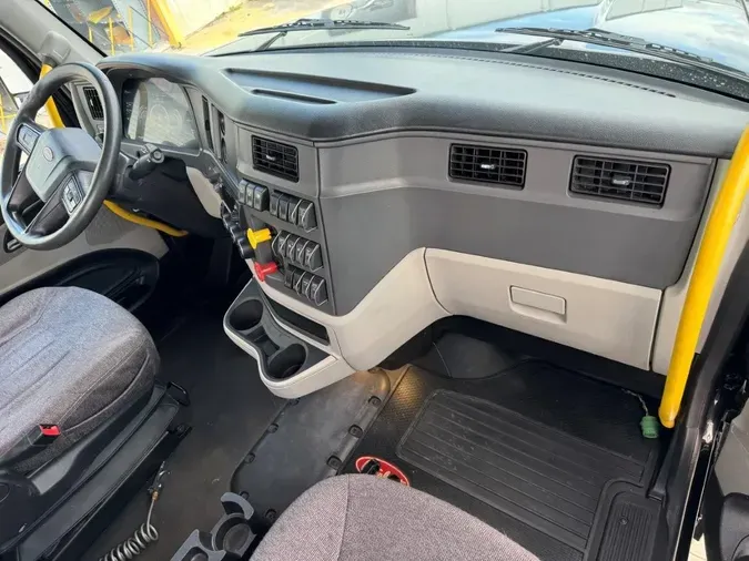 2023 Peterbilt 5676bbfc72d59c300ed686c079a03ab346c