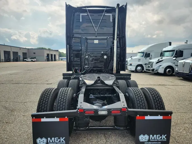 2024 VOLVO VNL64T860