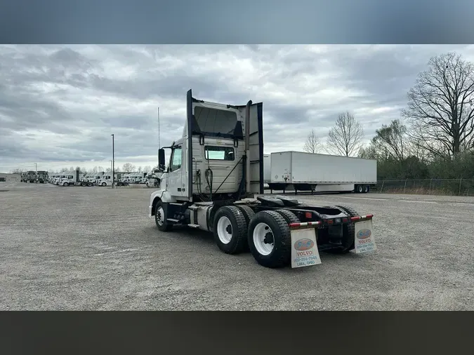 2015 Volvo VNL300