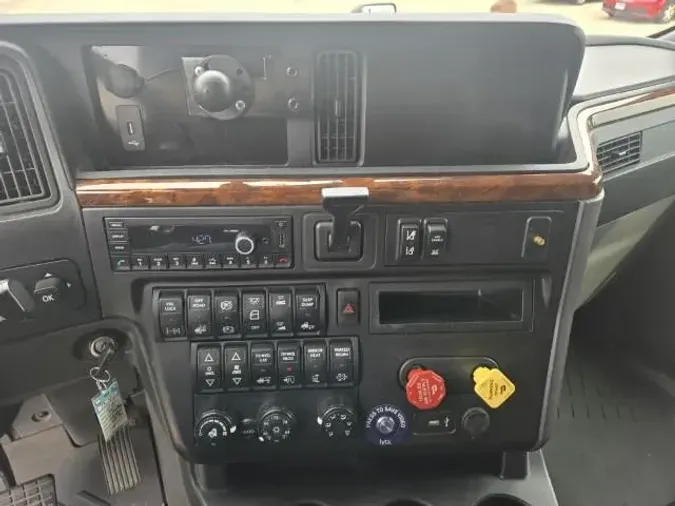 2021 International LT625