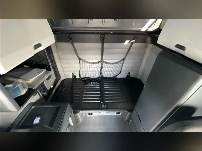 2020 FREIGHTLINER CA126