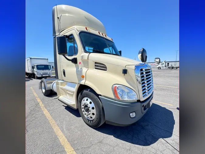 2017 FREIGHTLINER/MERCEDES CASCADIA 113