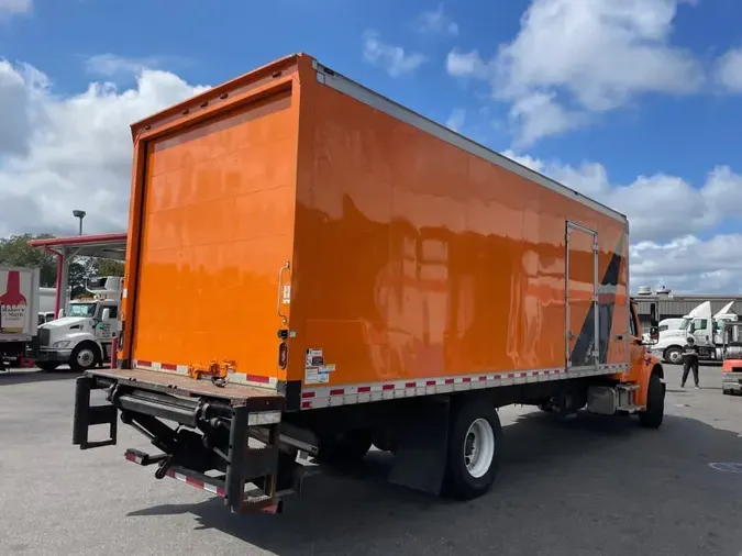 2018 FREIGHTLINER M2 106