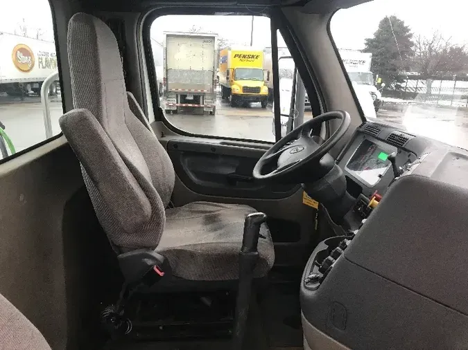 2017 Freightliner X12564ST