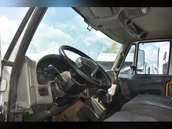 2019 INTERNATIONAL DURASTAR 4300