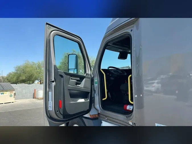 2024 Freightliner Cascadia 126