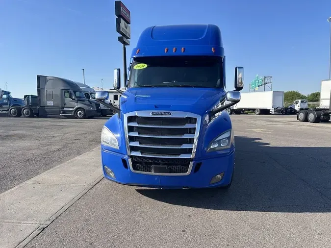 2024 Freightliner Cascadia&reg; Sleeper Cab 126" BBC 72" RR