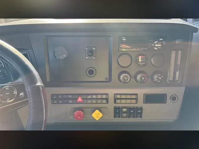 2019 FREIGHTLINER CA116