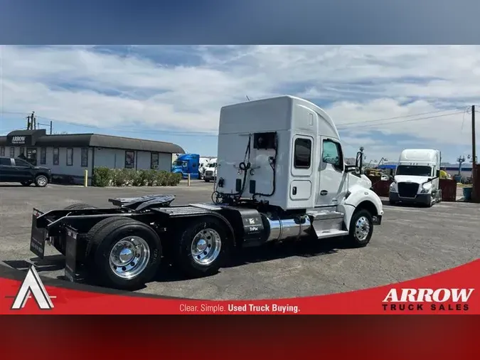 2022 KENWORTH T880