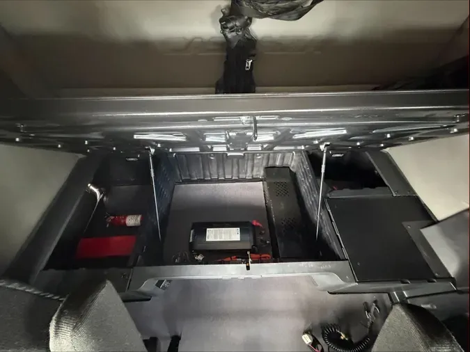 2020 Freightliner Cascadia 126