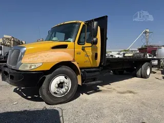 2005 INTERNATIONAL DURASTAR 4300