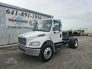 2004 FREIGHTLINER BUSINESS CLASS M2 106