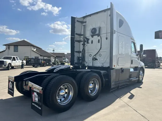 2020 Freightliner Cascadia